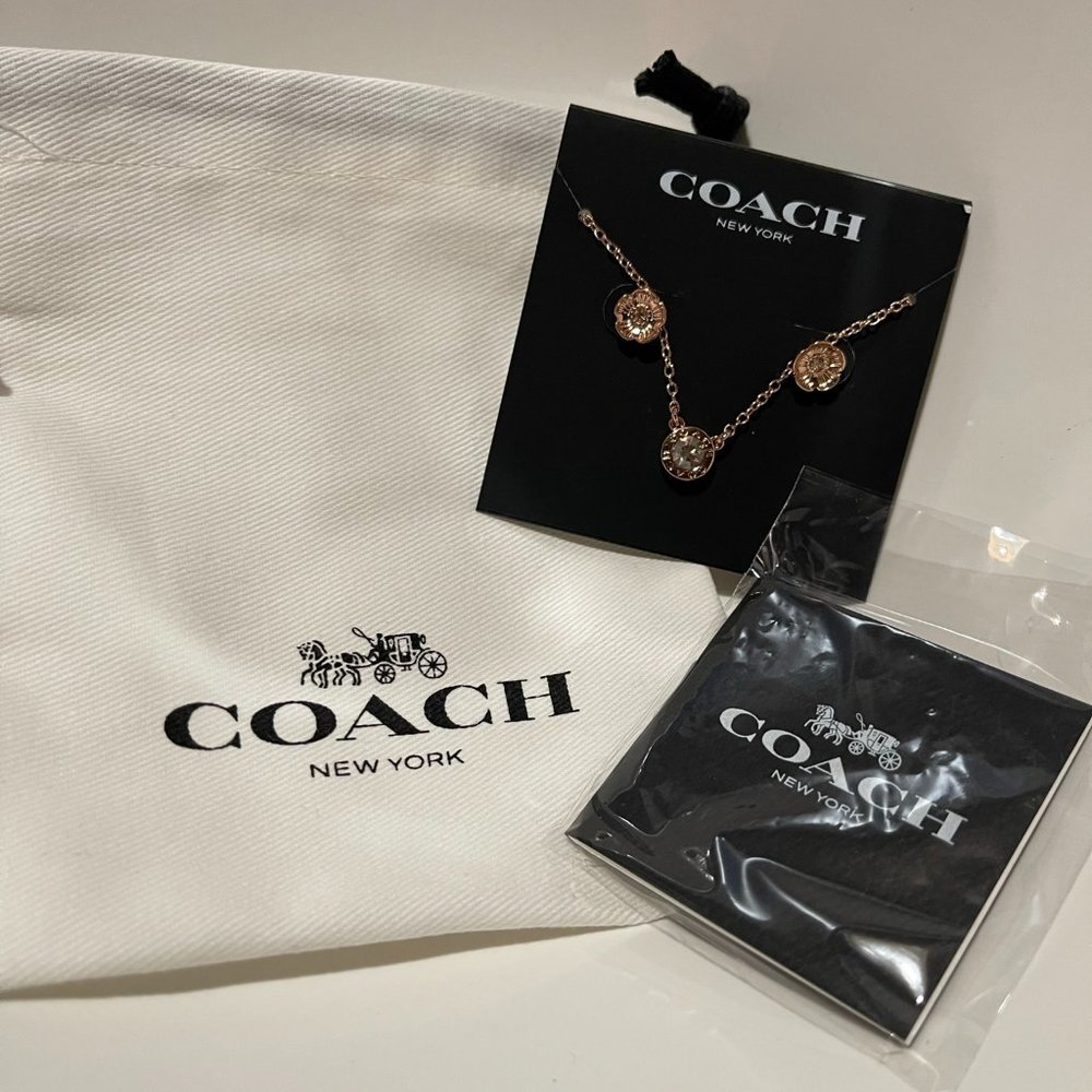Coach Open Circle and Tea Rose Stud Set NEW
